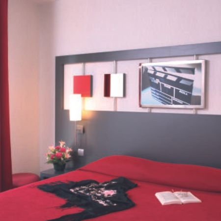 Le Chateau Des Artistes Cannes Kamer foto
