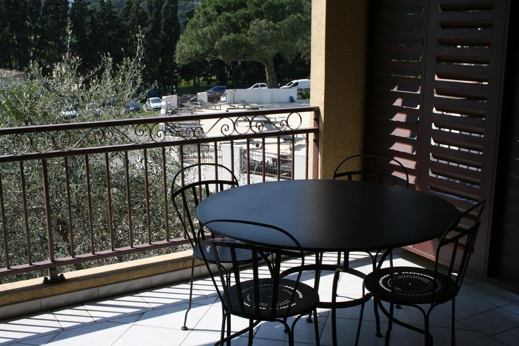 Le Chateau Des Artistes Cannes Kamer foto