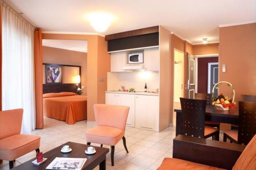 Le Chateau Des Artistes Cannes Kamer foto