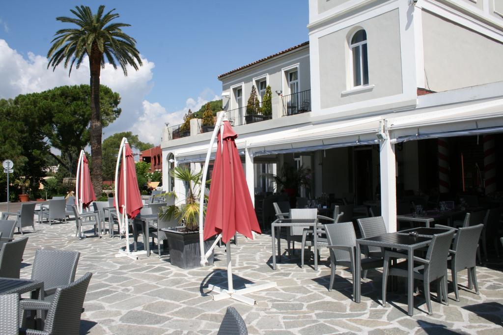 Le Chateau Des Artistes Cannes Buitenkant foto